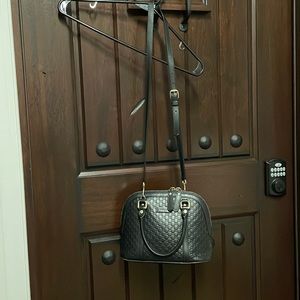Black Gucci bag! Kept in very good condition. See pictures